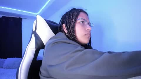 Snapshot of ladybrown_16 chatting on 02.15.25 Lady online show from 02.15.25