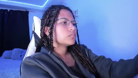 Snapshot of ladybrown_16 chatting on 02.18.25 Lady online show from 02.18.25