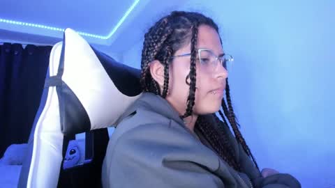 Snapshot of ladybrown_16 chatting on 02.18.25 Lady online show from 02.18.25