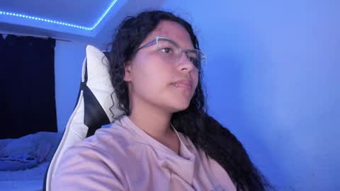 Snapshot of ladybrown_16 chatting on 02.20.25 Lady online show from 02.20.25