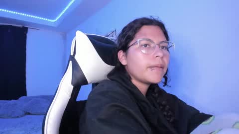 Snapshot of ladybrown_16 chatting on 02.21.25 Lady online show from 02.21.25