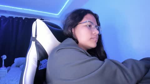 Snapshot of ladybrown_16 chatting on 02.23.25 Lady online show from 02.23.25