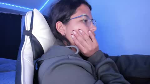 Snapshot of ladybrown_16 chatting on 02.23.25 Lady online show from 02.23.25