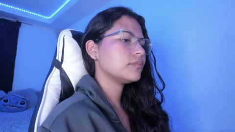 Snapshot of ladybrown_16 chatting on 02.24.25 Lady online show from 02.24.25