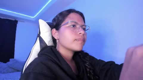 Snapshot of ladybrown_16 chatting on 03.01.25 Lady online show from 03.01.25