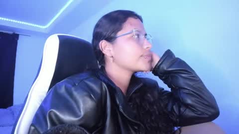 Snapshot of ladybrown_16 chatting on 03.08.25 Lady online show from 03.08.25