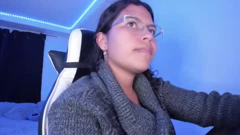 Snapshot of ladybrown_16 chatting on 03.11.25 Lady online show from 03.11.25