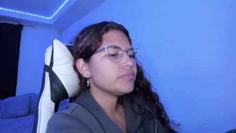 Snapshot of ladybrown_16 chatting on 10.08.25 Lady online show from 10.08.25