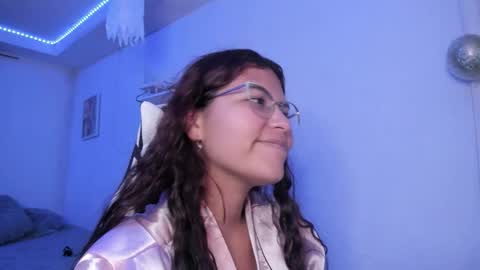 Snapshot of ladybrown_16 chatting on 10.17.25 Lady online show from 10.17.25