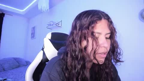 Snapshot of ladybrown_16 chatting on 10.29.25 Lady online show from 10.29.25