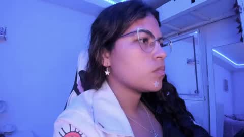 Snapshot of ladybrown_16 chatting on 06.25.26 Lady online show from 06.25.26