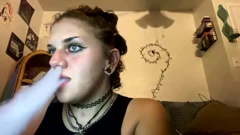 ladybug666999 online show from 11.13.25