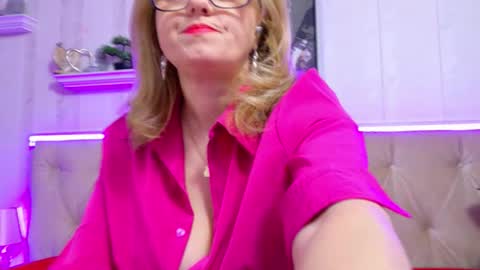  Lady Jeen    Back on Sunday 8th of December online show from 02.26.26