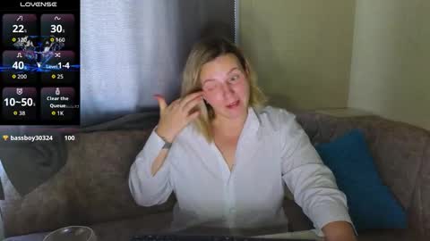 ladylucky_ online show from 10.20.25