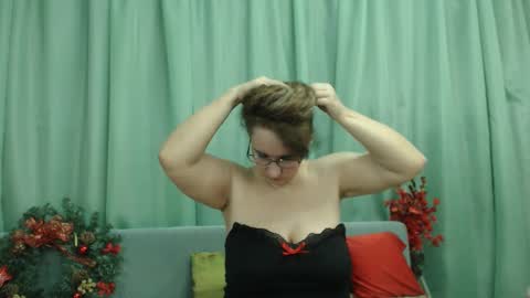 Nicole.... online show from 12.25.24