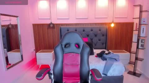 LADY  online show from 10.08.25