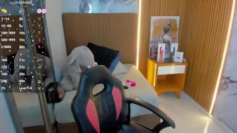 LADY  online show from 04.17.26