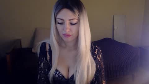 Snapshot of ladymoonlight8 chatting on 12.03.24 Monika online show from 12.03.24