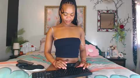 Snapshot of ladynono7 chatting on 09.10.25 FruitOfEden online show from 09.10.25