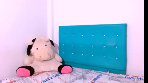 Snapshot of ladypussy69779756 chatting on 01.18.25 laura online show from 01.18.25