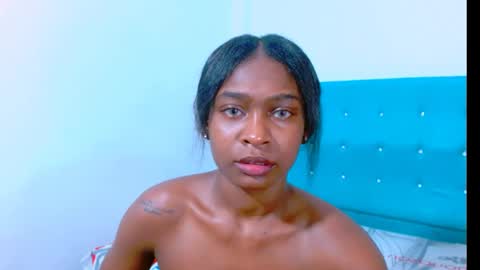 Snapshot of ladypussy69779756 chatting on 01.25.25 laura online show from 01.25.25