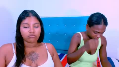 Snapshot of ladypussy69779756 chatting on 03.11.25 laura online show from 03.11.25