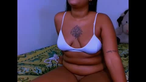 Snapshot of ladypussy69779756 chatting on 10.22.25 laura online show from 10.22.25