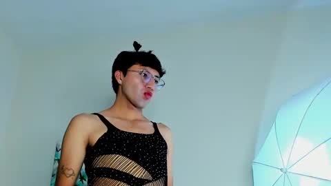 Snapshot of laelvira_ chatting on 01.27.25 laelvira_ online show from 01.27.25