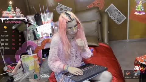 Skinnygirl online show from 02.05.25