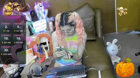 Skinnygirl online show from 11.02.25