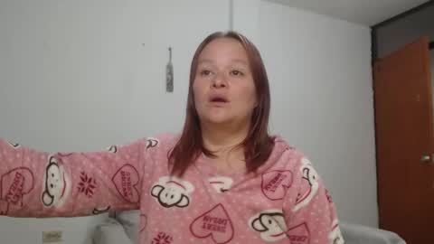 Snapshot of lahurent_weed420 chatting on 09.26.25  paola and a guest lol    online show from 09.26.25