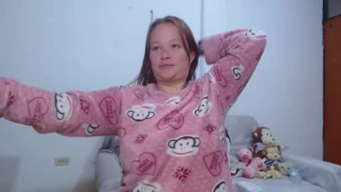 Snapshot of lahurent_weed420 chatting on 09.27.25  paola and a guest lol    online show from 09.27.25