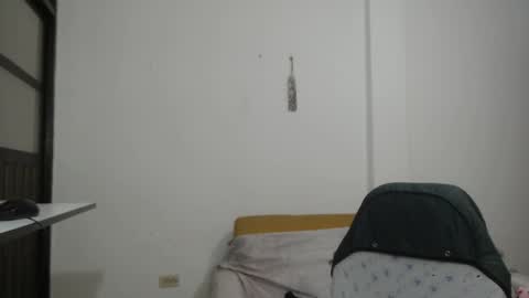 Snapshot of lahurent_weed420 chatting on 09.29.25  paola and a guest lol    online show from 09.29.25