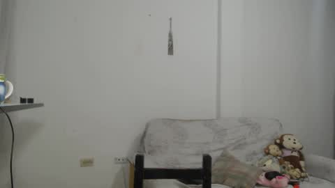 Snapshot of lahurent_weed420 chatting on 10.09.25  paola and a guest lol    online show from 10.09.25