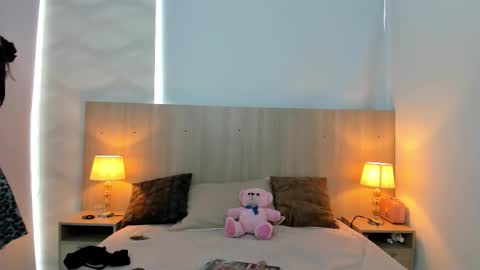 Laia Cruz online show from 11.27.25