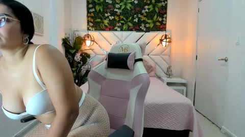 Snapshot of laia_roose chatting on 09.15.25 Laia roose online show from 09.15.25