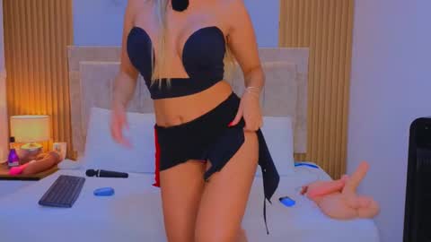 laiamilf online show from 02.02.26