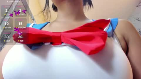 Snapshot of lailamorfy chatting on 10.29.25   online show from 10.29.25