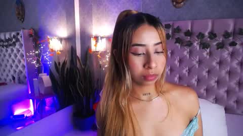 Laila Stilwills online show from 11.11.25