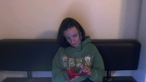 Snapshot of laimapinch_ chatting on 12.21.24 Laima online show from 12.21.24