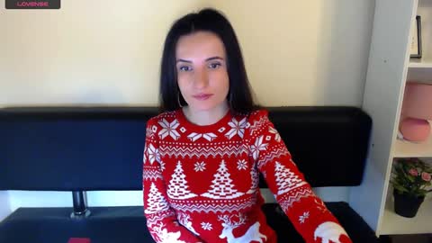 Snapshot of laimapinch_ chatting on 12.24.24 Laima online show from 12.24.24