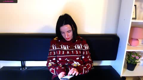 Snapshot of laimapinch_ chatting on 12.27.24 Laima online show from 12.27.24