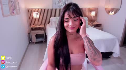 Laira online show from 01.14.25