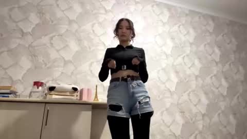 Snapshot of lakeishatimber chatting on 09.22.25 Luna online show from 09.22.25