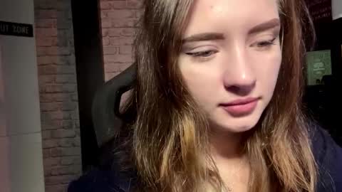 Snapshot of lakeishatimber chatting on 10.27.25 Luna online show from 10.27.25