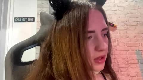 Snapshot of lakeishatimber chatting on 10.31.25 Luna online show from 10.31.25