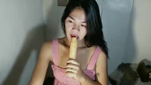 Snapshot of lakshmi_052704 chatting on 09.18.25 lakshmi_052704 online show from 09.18.25