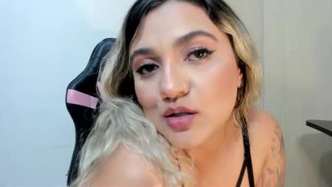 Lala online show from 12.14.25