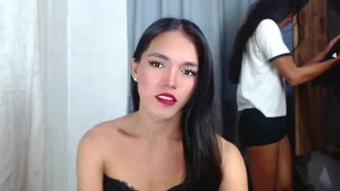 Snapshot of lala_moves chatting on 08.04.26 Joxie online show from 08.04.26