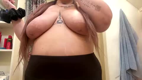 Snapshot of lalaaacx3 chatting on 02.18.25 lalaaacx3 online show from 02.18.25